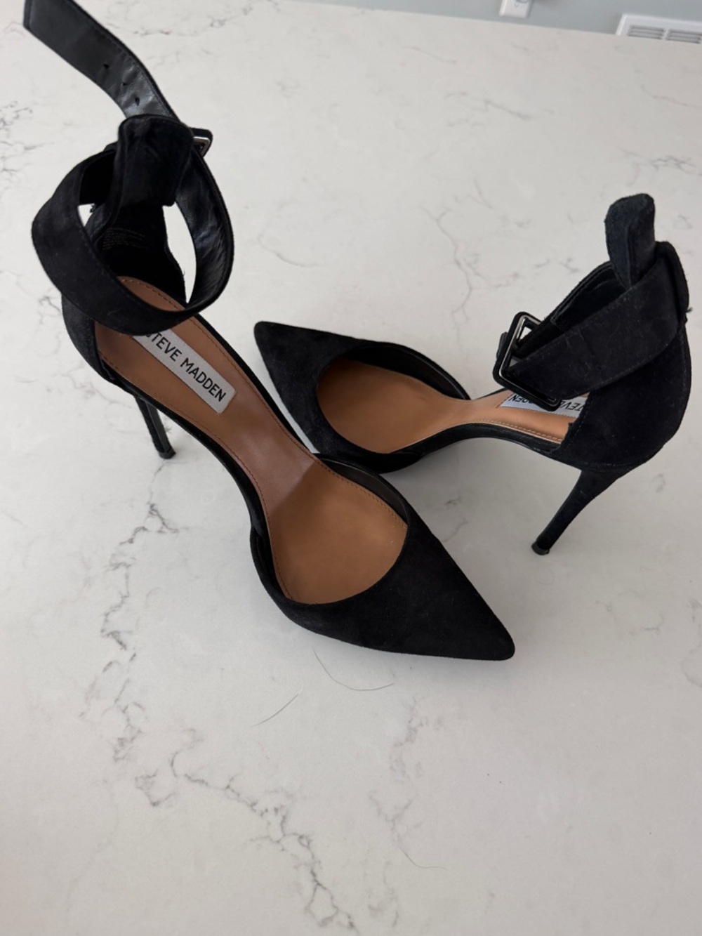 Steve Madden Pointed Toe Suede Heel